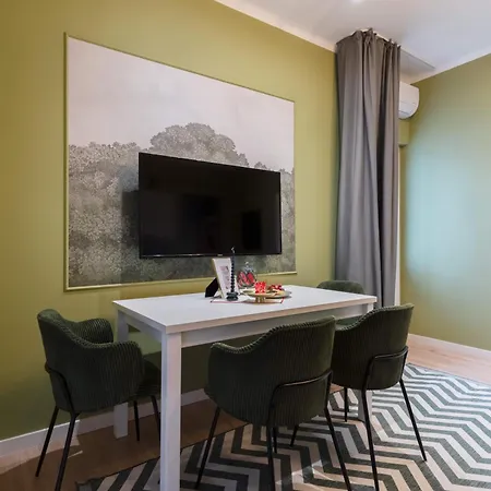 Apartment Out Of The Woods *