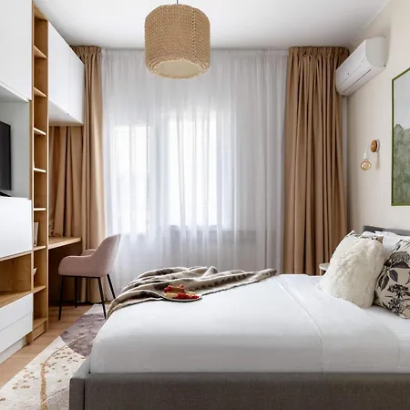 Out Of The Woods Bucharest