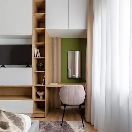 Out Of The Woods Apartment *