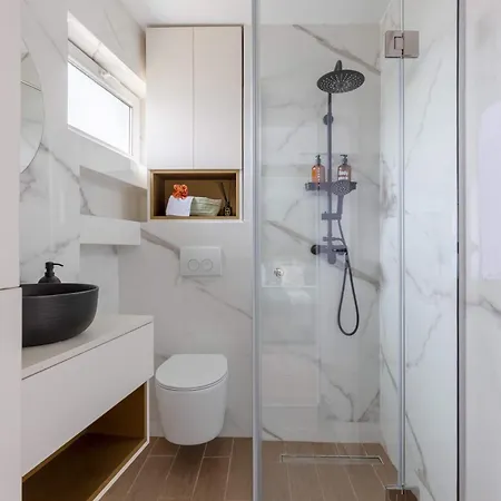 Out Of The Woods Apartment *